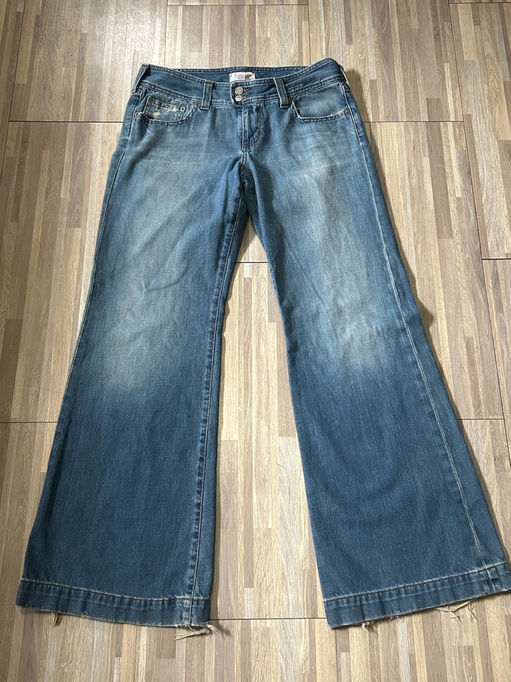 Vintage Y2K Abercrombie and Fitch Wide Leg Jeans Size 8R
